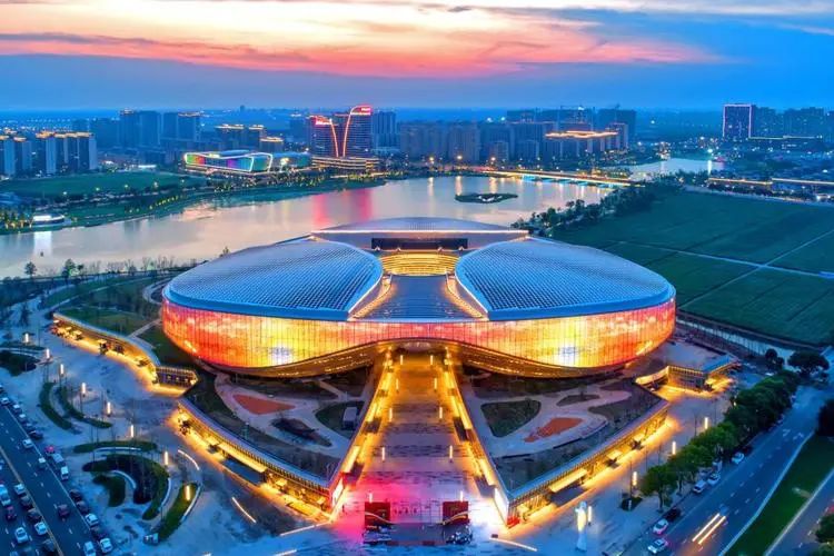 國(guó)家級(jí)工程獎(jiǎng)大滿貫！嘉興市文化藝術(shù)中心的燈光閃耀秀湖